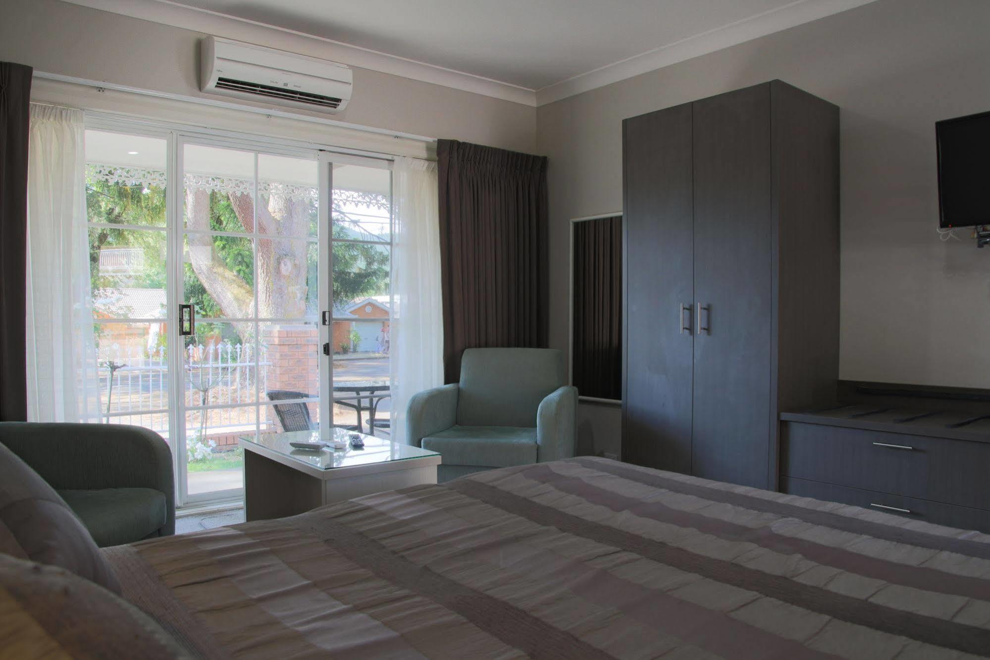 Barrass John Bright Motor Inn 외부 사진